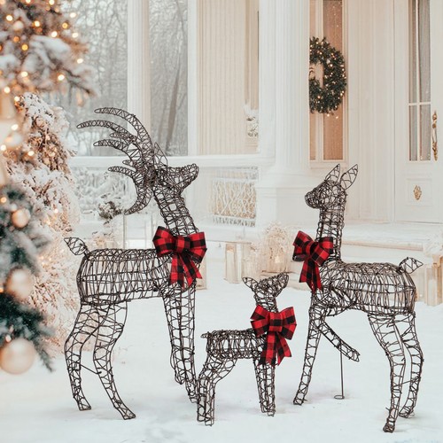 4ft rattan deer - family, of