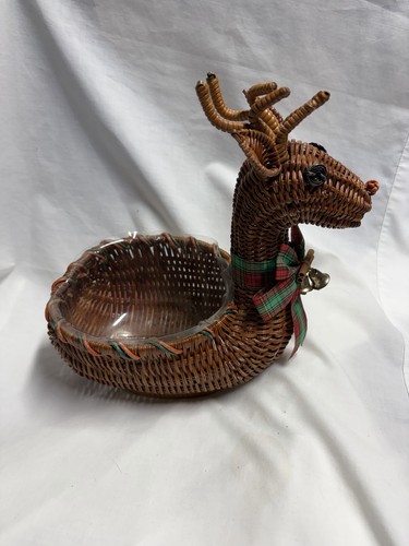 Vintage wicker reindeer basket - wicker,