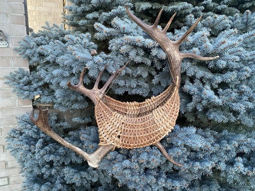 One kind handwoven - a,