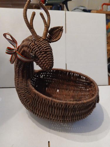 Deer basket vintage brown - basket,